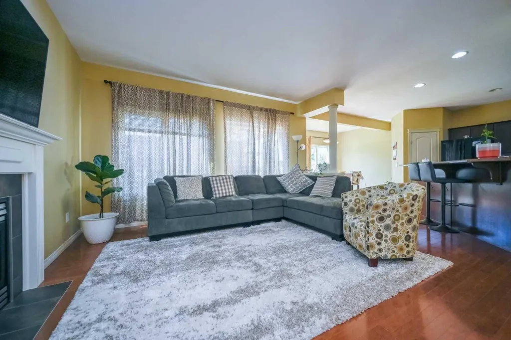 8841 Lakeland Drive Grande Prairie AB T8X 1V8