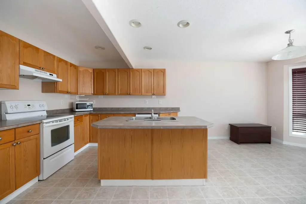 98 Wilson Drive Fort Mcmurray AB T9H 0A1