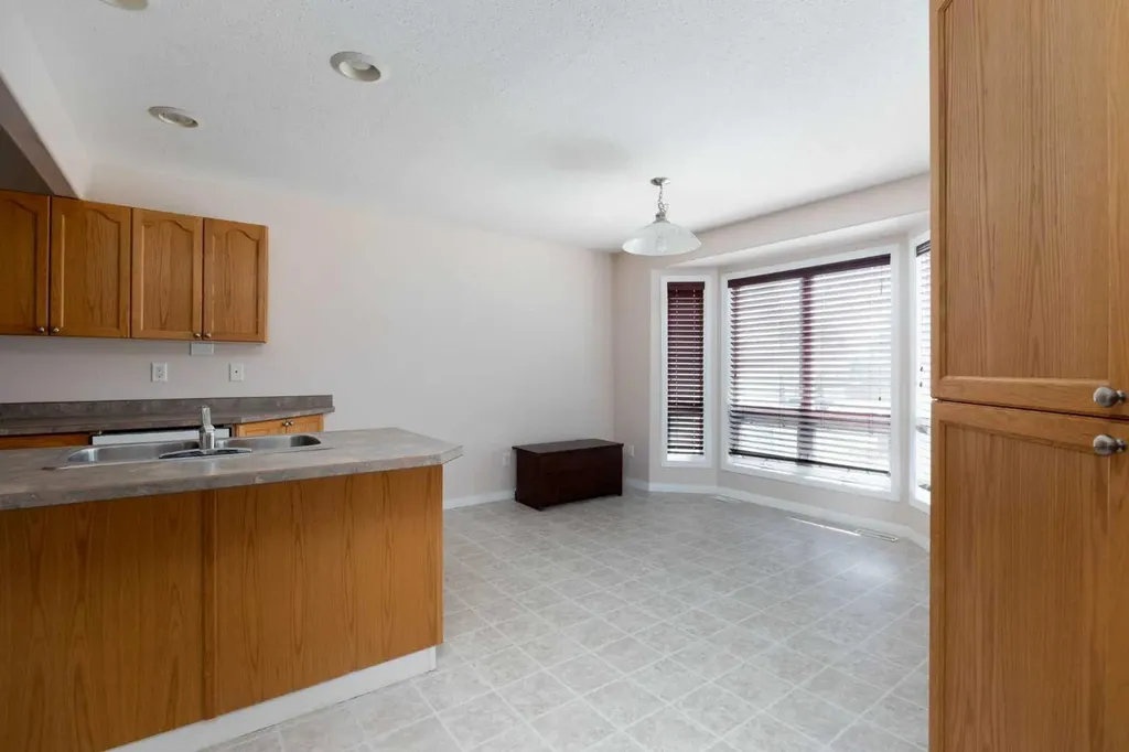98 Wilson Drive Fort Mcmurray AB T9H 0A1