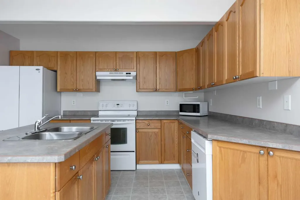 98 Wilson Drive Fort Mcmurray AB T9H 0A1