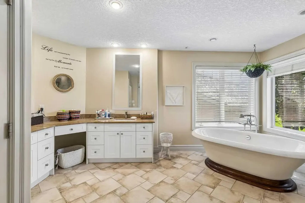 73 Hidden Creek Park NW Calgary AB T3A 6C6