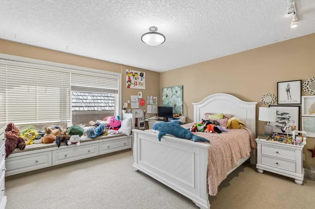 73 Hidden Creek Park NW Calgary AB T3A 6C6
