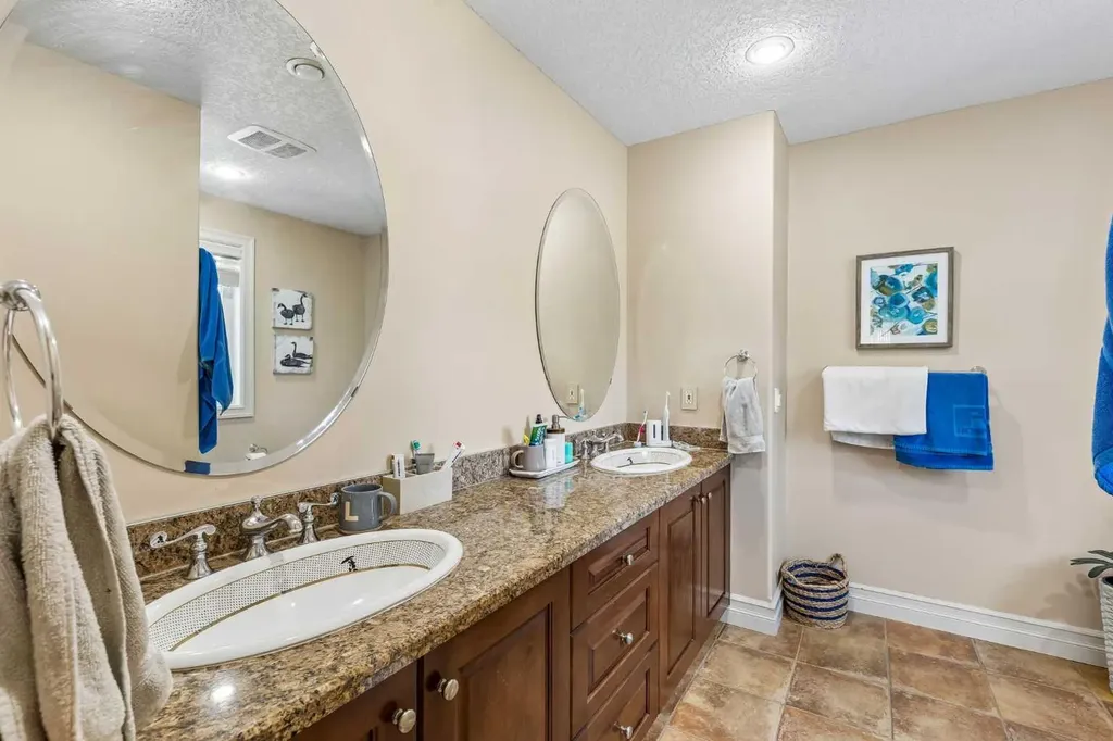 73 Hidden Creek Park NW Calgary AB T3A 6C6