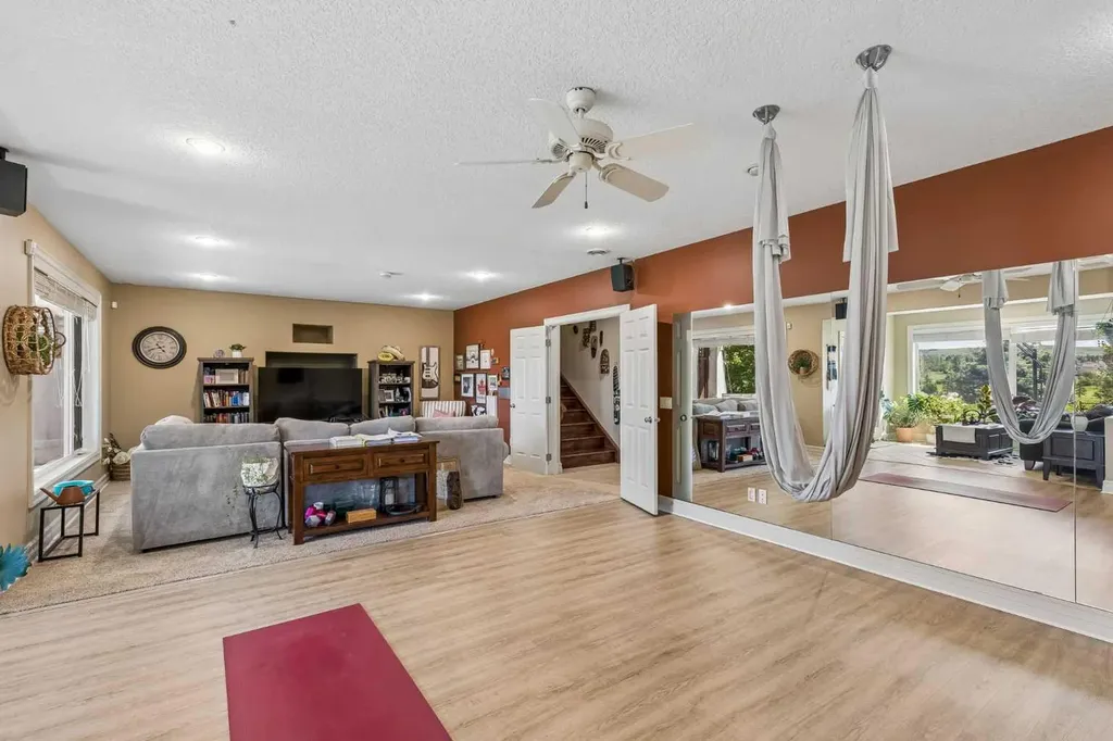 73 Hidden Creek Park NW Calgary AB T3A 6C6