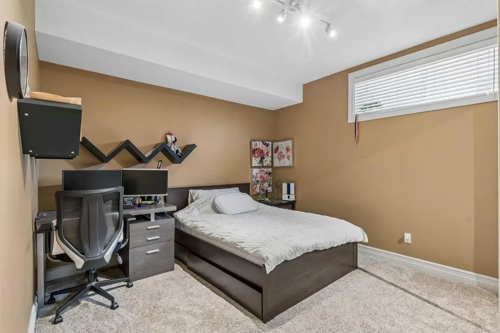 73 Hidden Creek Park NW Calgary AB T3A 6C6