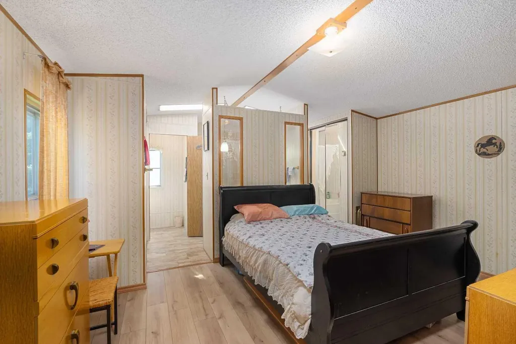 99 Arbour Lake Road NW Calgary AB T3G 4E4
