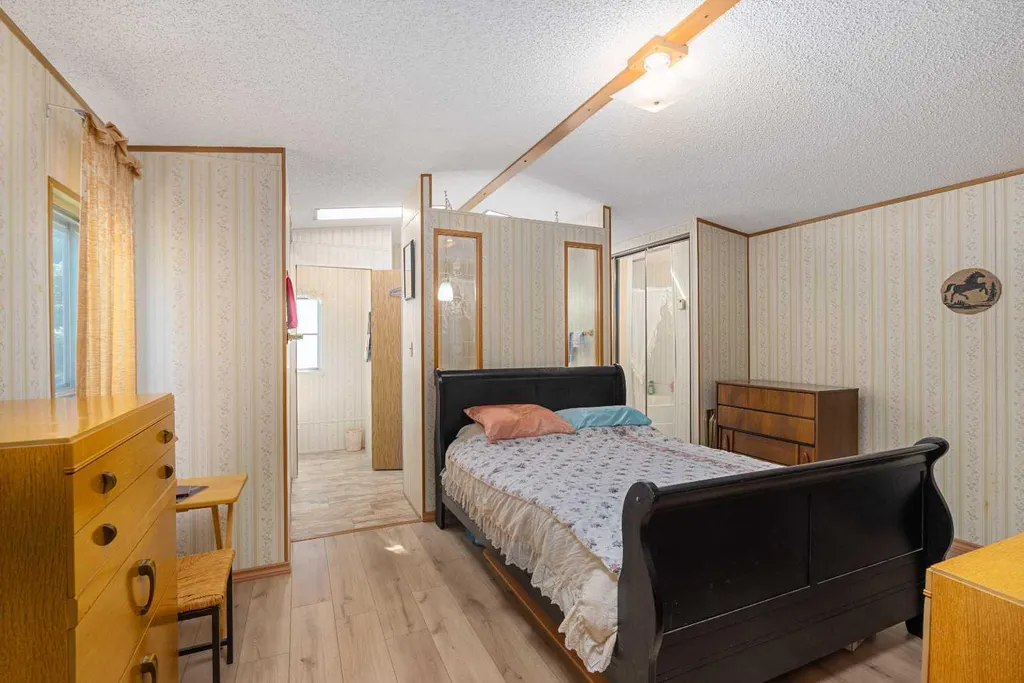 99 Arbour Lake Road NW Calgary AB T3G 4E4