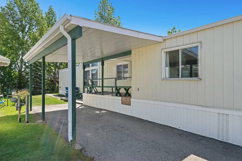 99 Arbour Lake Road NW Calgary AB T3G 4E4