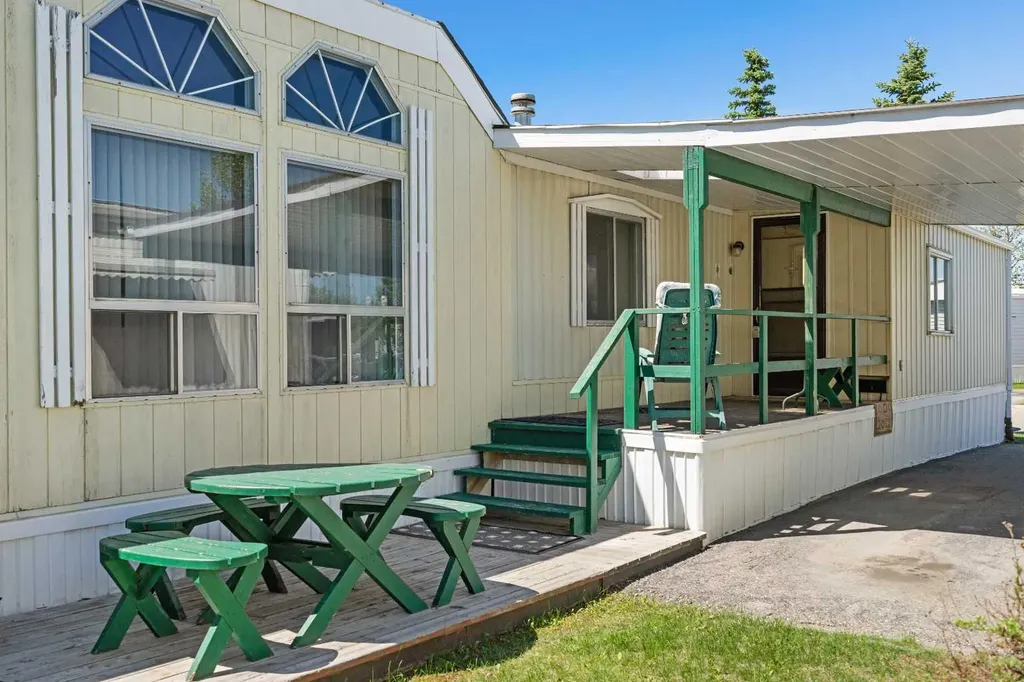 99 Arbour Lake Road NW Calgary AB T3G 4E4
