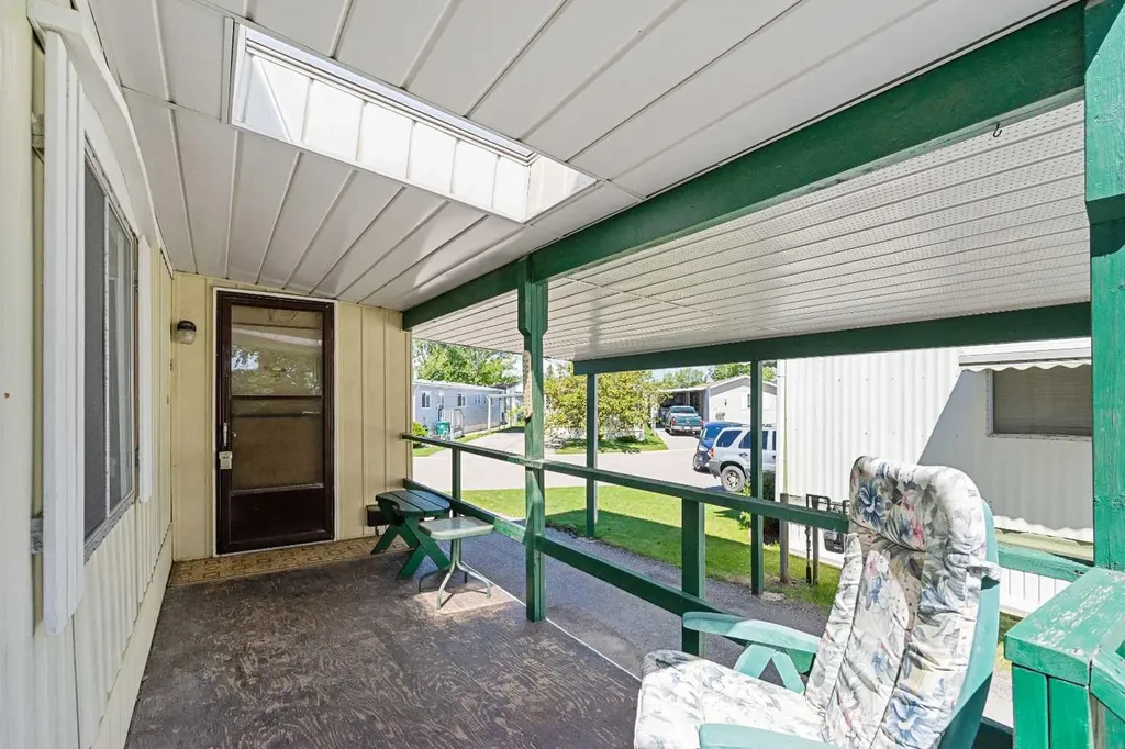 99 Arbour Lake Road NW Calgary AB T3G 4E4