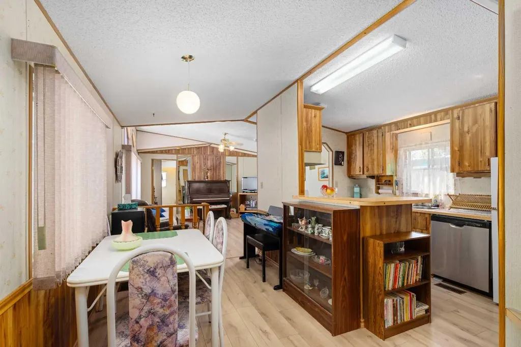 99 Arbour Lake Road NW Calgary AB T3G 4E4