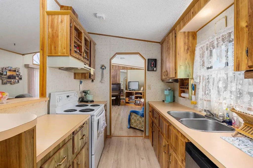 99 Arbour Lake Road NW Calgary AB T3G 4E4