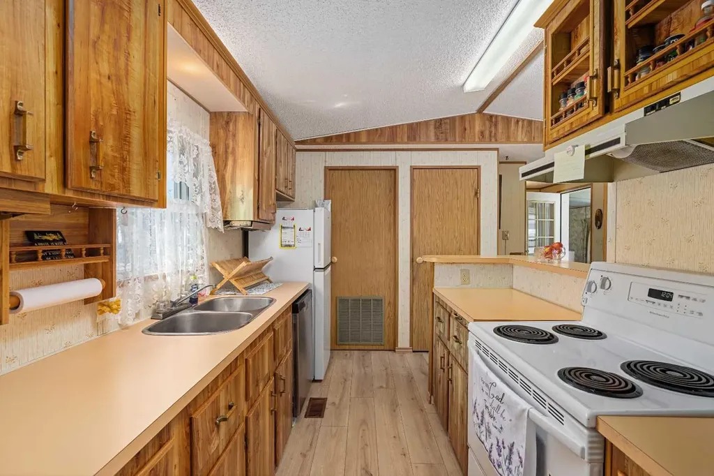 99 Arbour Lake Road NW Calgary AB T3G 4E4