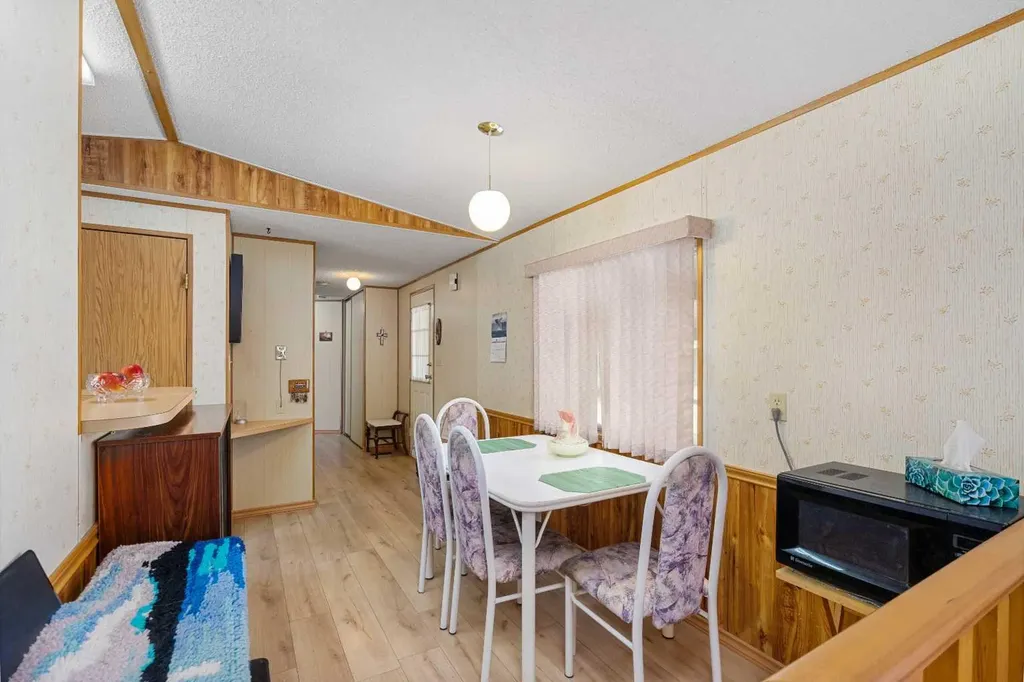 99 Arbour Lake Road NW Calgary AB T3G 4E4
