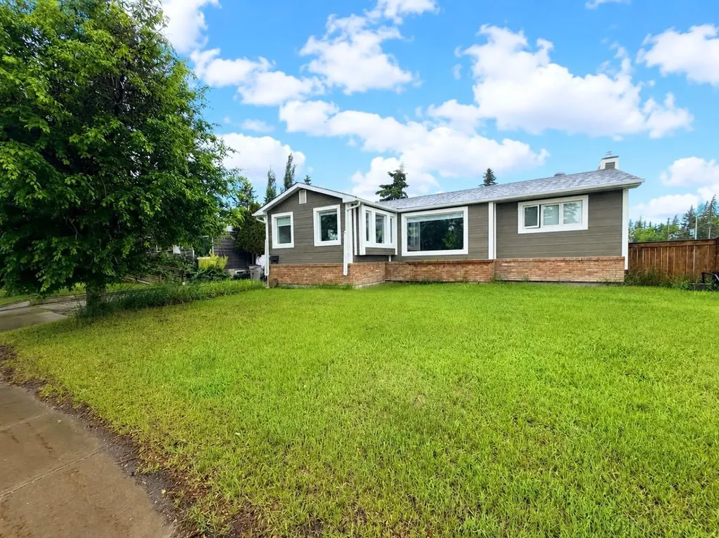 10104 89 Avenue Grande Prairie AB T8V 0E4