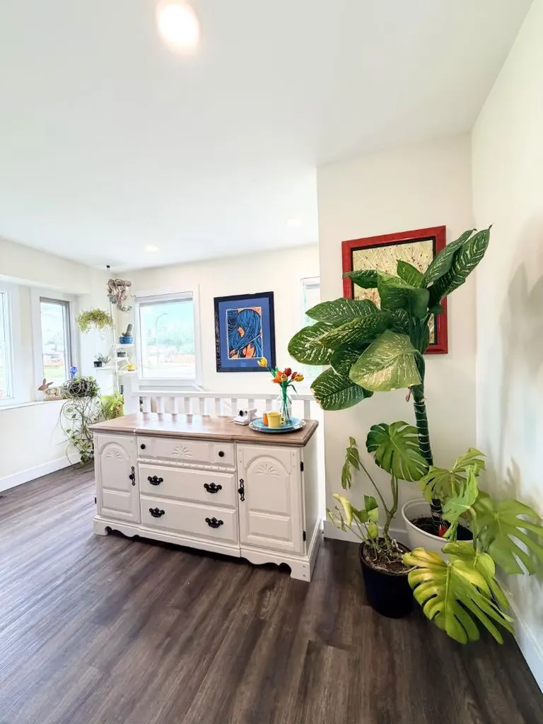 10104 89 Avenue Grande Prairie AB T8V 0E4