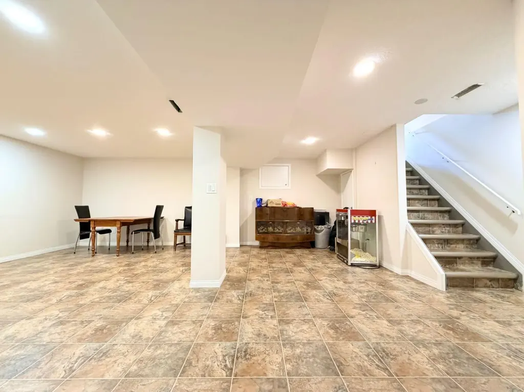 10104 89 Avenue Grande Prairie AB T8V 0E4