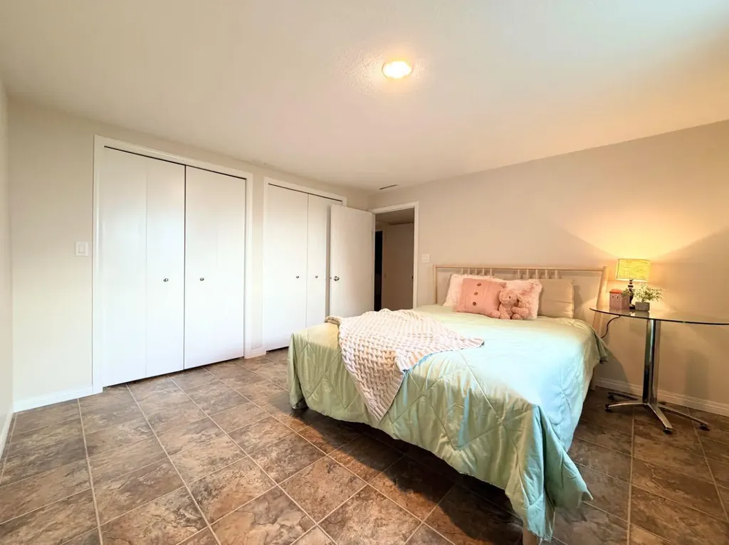 10104 89 Avenue Grande Prairie AB T8V 0E4
