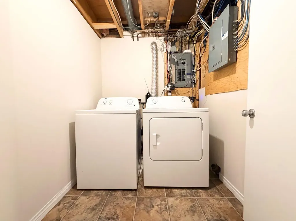 10104 89 Avenue Grande Prairie AB T8V 0E4