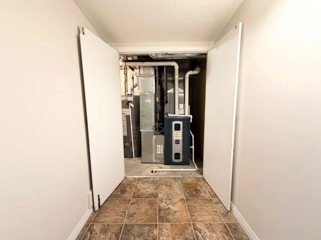 10104 89 Avenue Grande Prairie AB T8V 0E4