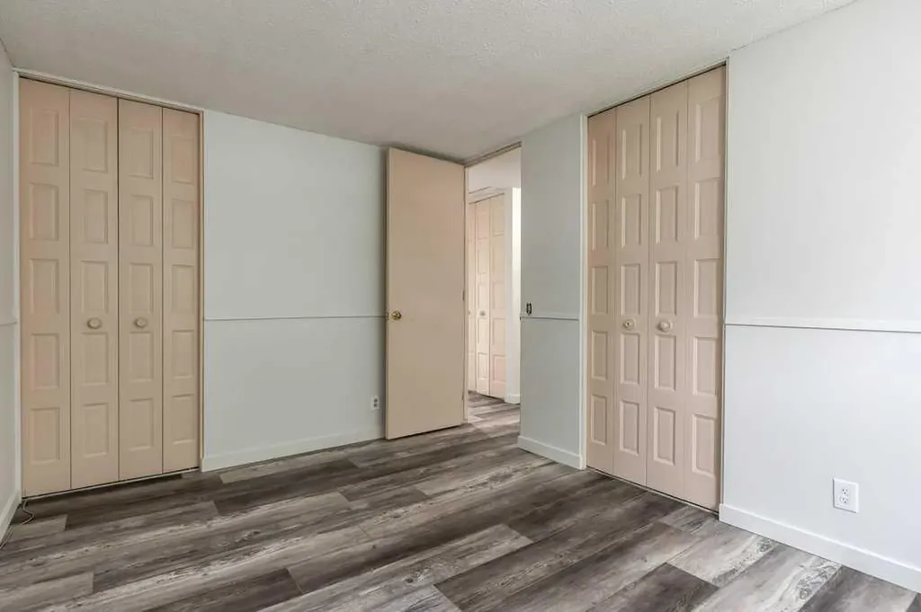 445 40 Street NE Calgary AB T2A 6S1