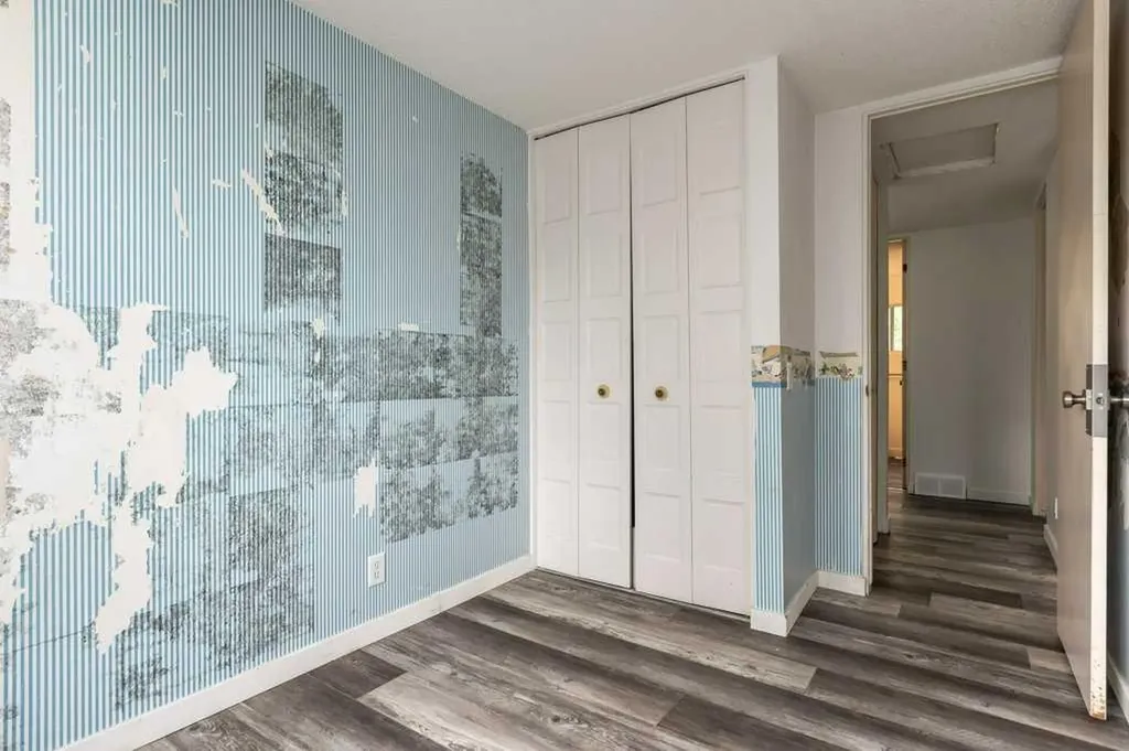 445 40 Street NE Calgary AB T2A 6S1