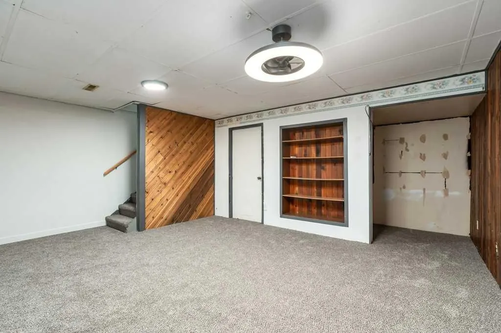 445 40 Street NE Calgary AB T2A 6S1