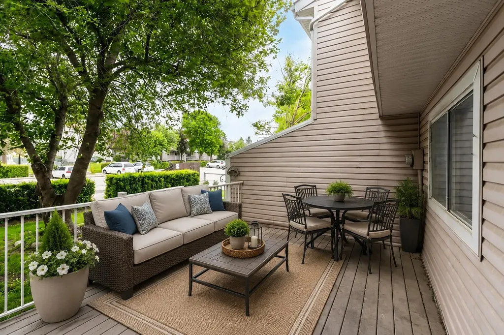 445 40 Street NE Calgary AB T2A 6S1