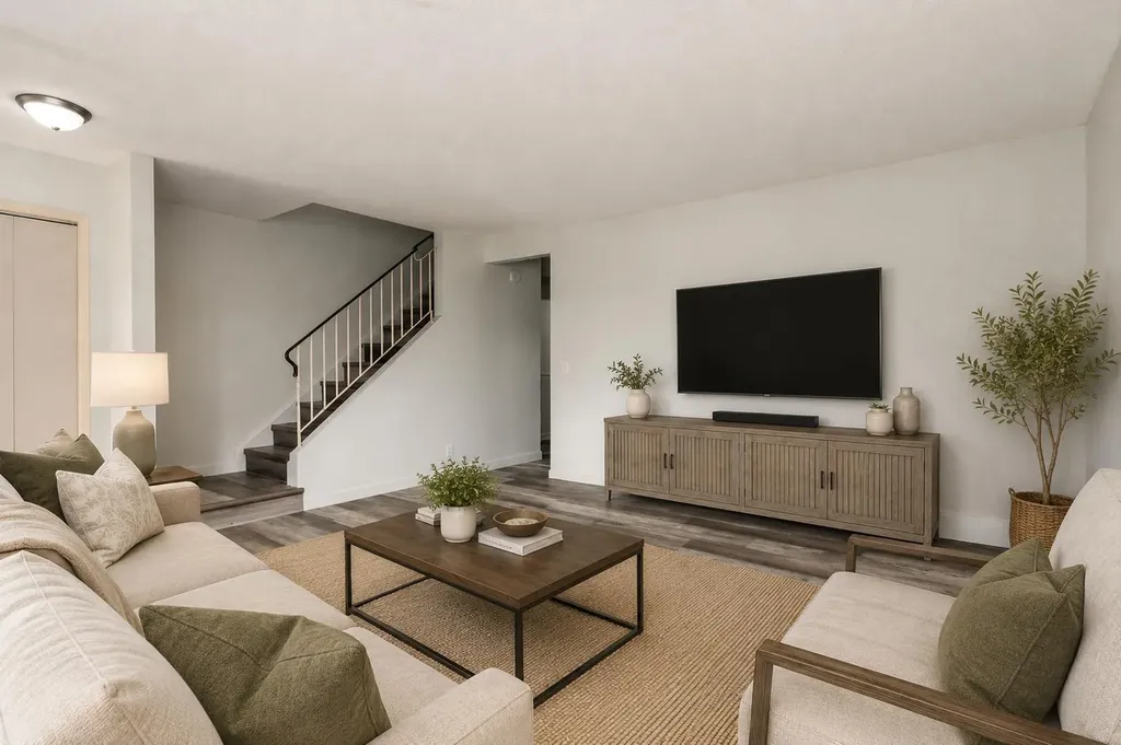 445 40 Street NE Calgary AB T2A 6S1