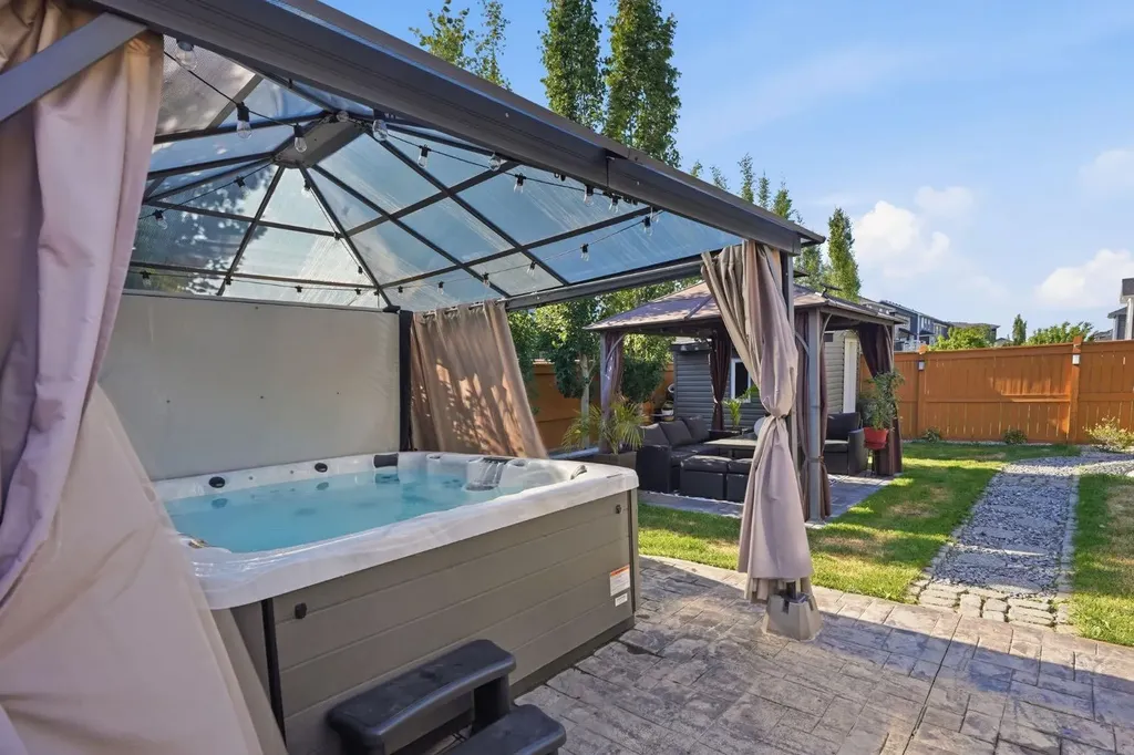 673 Marina Drive Chestermere AB T1X 0S3