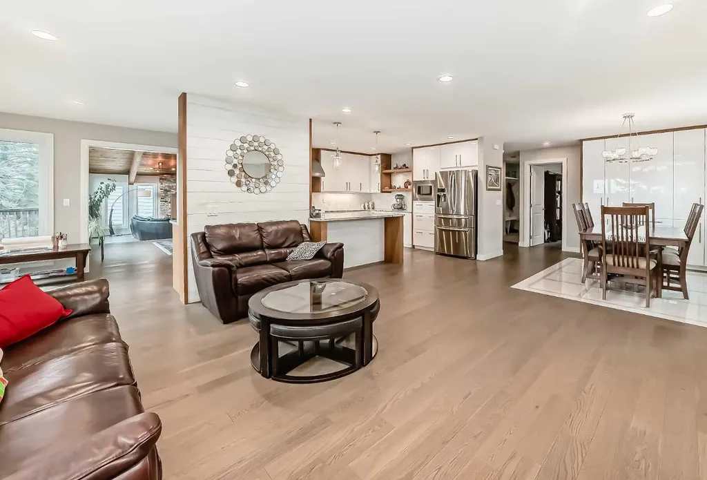 56 Patterson Crescent SW Calgary AB T3H 1T1