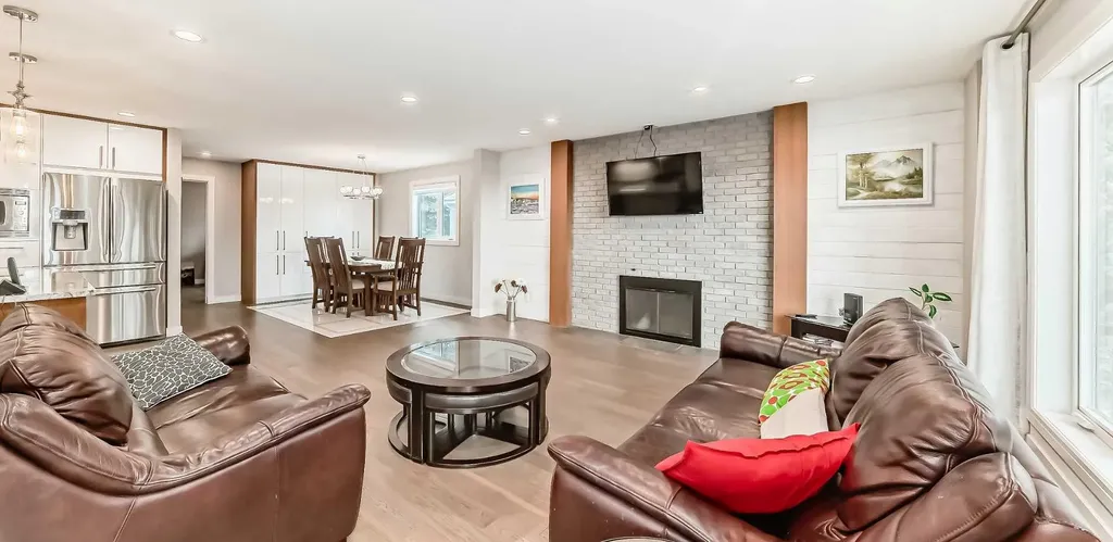 56 Patterson Crescent SW Calgary AB T3H 1T1