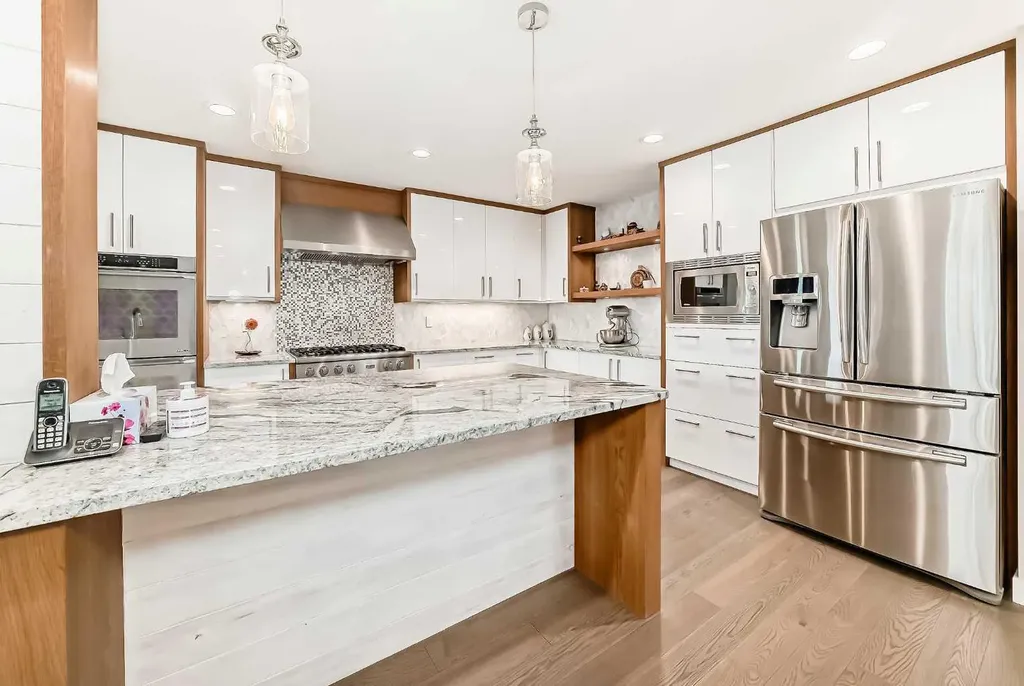 56 Patterson Crescent SW Calgary AB T3H 1T1