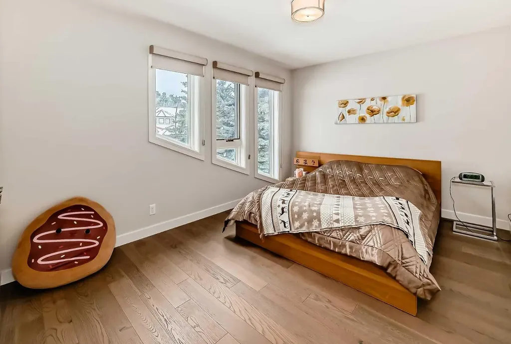 56 Patterson Crescent SW Calgary AB T3H 1T1
