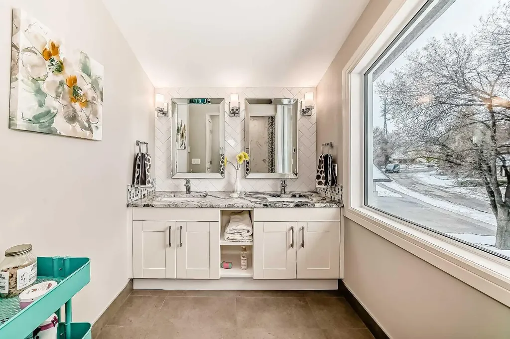 56 Patterson Crescent SW Calgary AB T3H 1T1