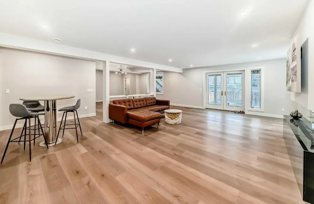 56 Patterson Crescent SW Calgary AB T3H 1T1
