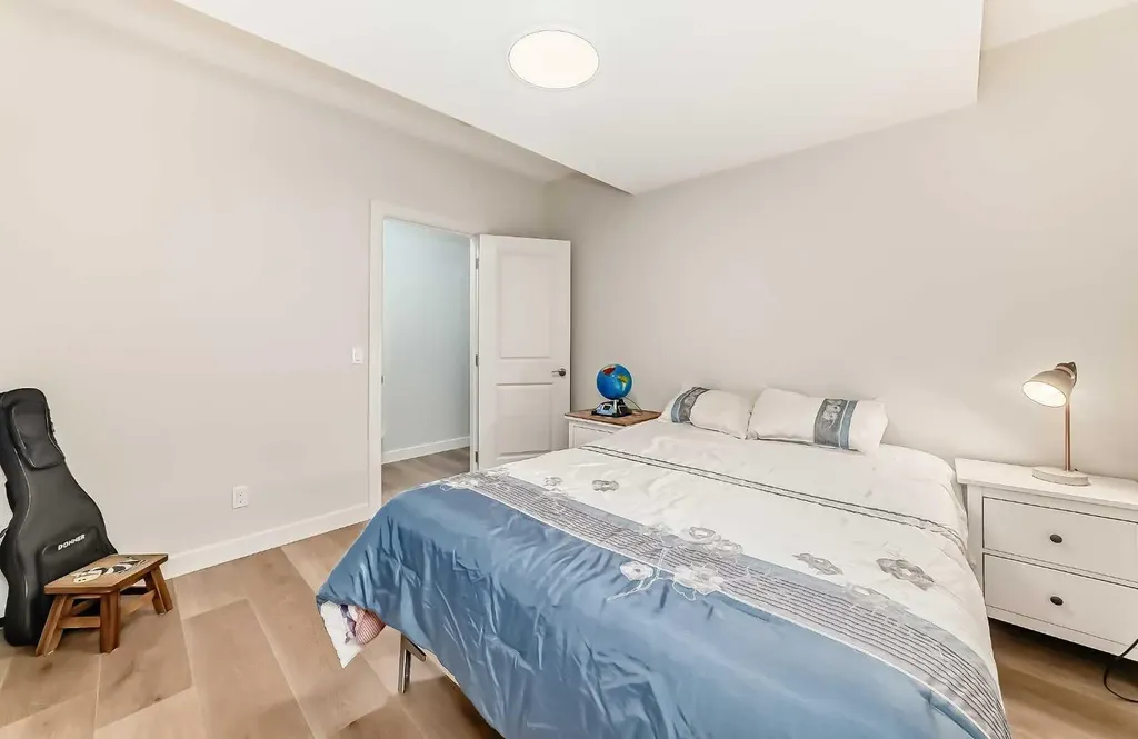 56 Patterson Crescent SW Calgary AB T3H 1T1