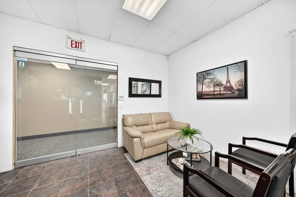 5718 1a Street SW Calgary AB T2H 0E8