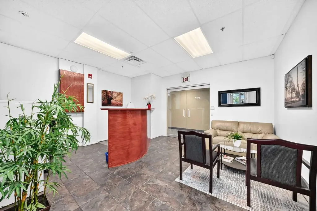 5718 1a Street SW Calgary AB T2H 0E8