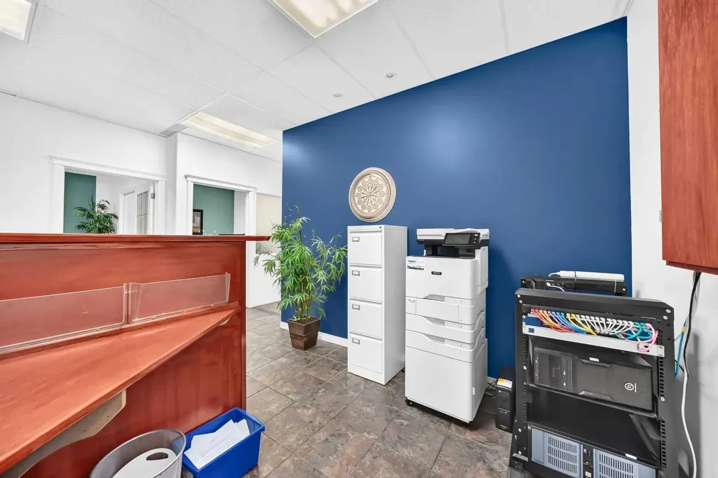 5718 1a Street SW Calgary AB T2H 0E8