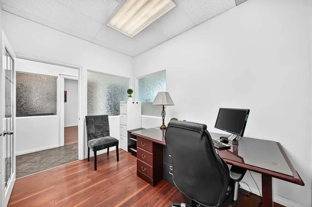 5718 1a Street SW Calgary AB T2H 0E8