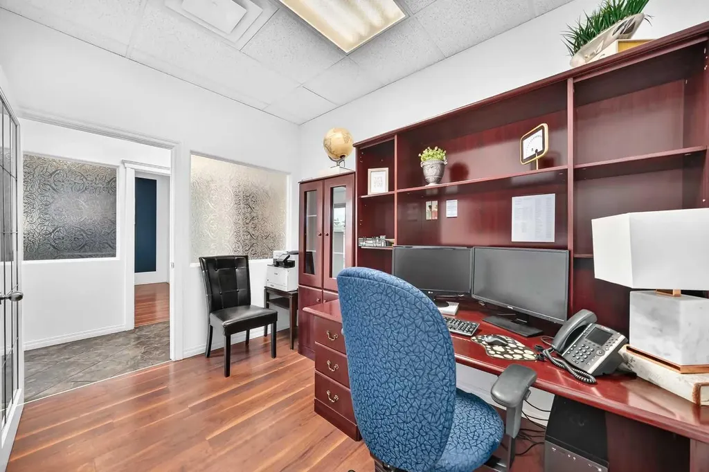 5718 1a Street SW Calgary AB T2H 0E8