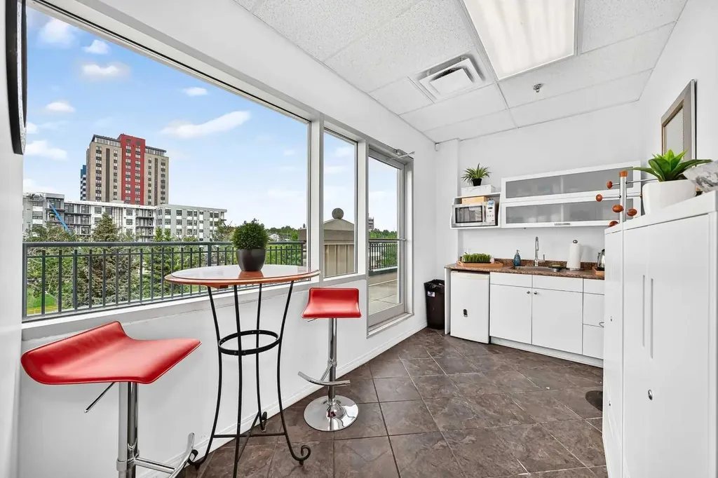 5718 1a Street SW Calgary AB T2H 0E8