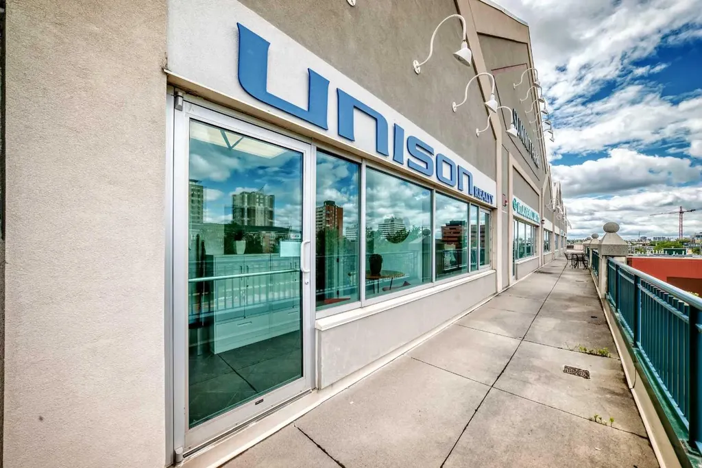 5718 1a Street SW Calgary AB T2H 0E8