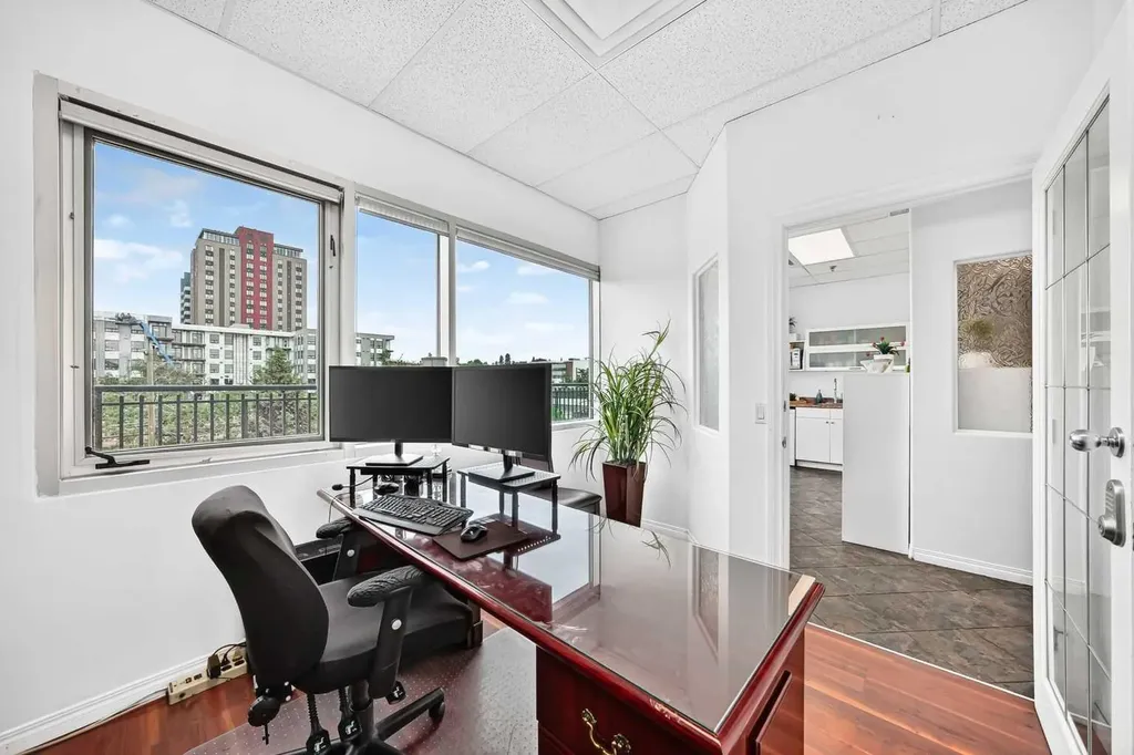 5718 1a Street SW Calgary AB T2H 0E8