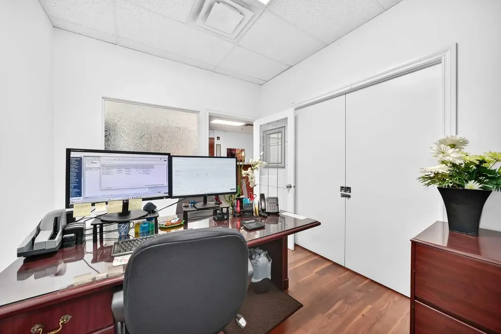 5718 1a Street SW Calgary AB T2H 0E8