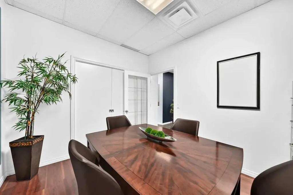 5718 1a Street SW Calgary AB T2H 0E8