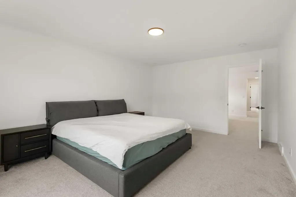 50 Royston Terrace NW Calgary AB T3L 0K2