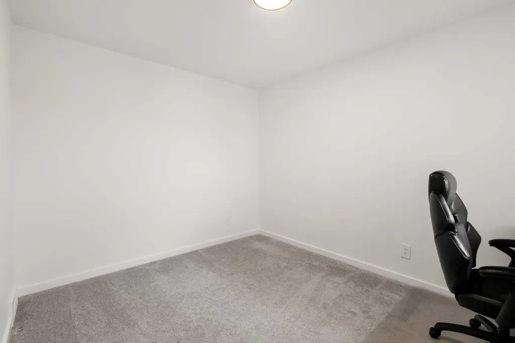 50 Royston Terrace NW Calgary AB T3L 0K2