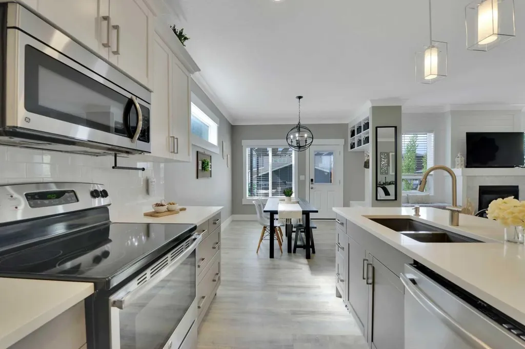 367 Lancaster Drive Red Deer AB T4R 0R1